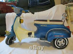 Vintage Young Lion Mini Scooter Peddle Toy, Vespa Style