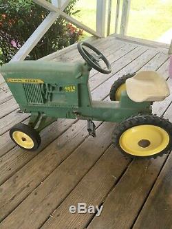 Vintage john deere pedal tractor