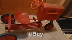Vintage pedal metal tractor 1950s Castelli kids toy
