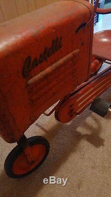 Vintage pedal metal tractor 1950s Castelli kids toy