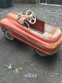Vintage peddle car