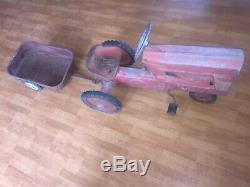Vtg mid Century ESKA 560 open grill Farm pedal tractor Car With Wagon Red