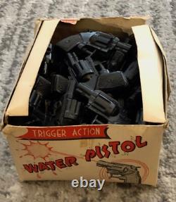 Water Squirt Toys in Store Display Box Squirting Unused Vintage 36 Mini Pretend
